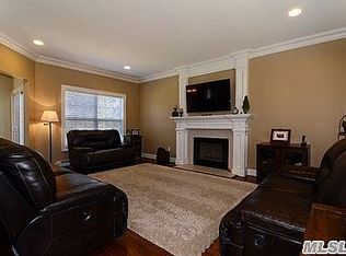 38 Hammond Rd, Centereach, NY 11720