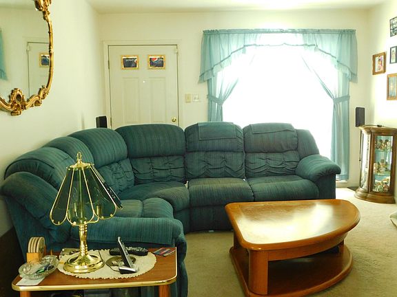 2nd image of 1626 Dundee Ct