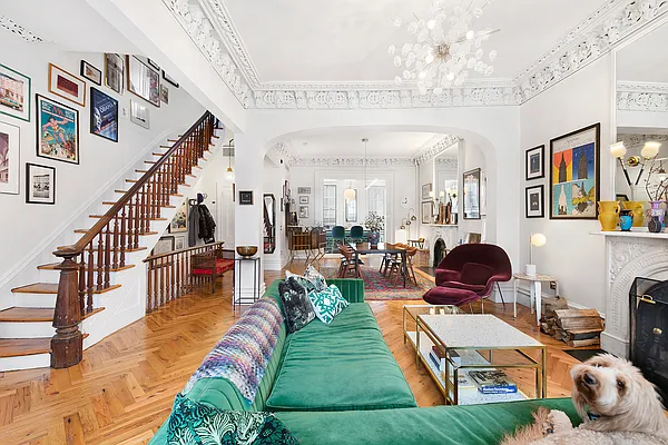 Sold by Compass | media 33