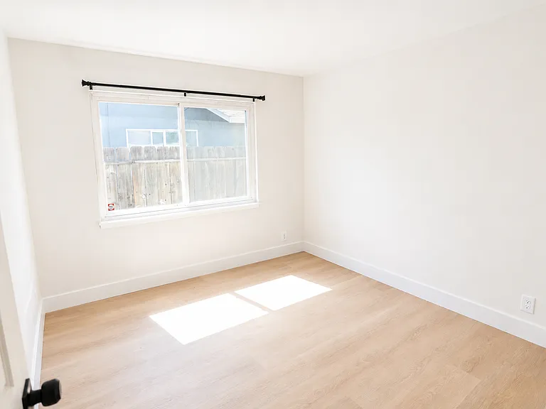 706 Edan Ave — Photo 14