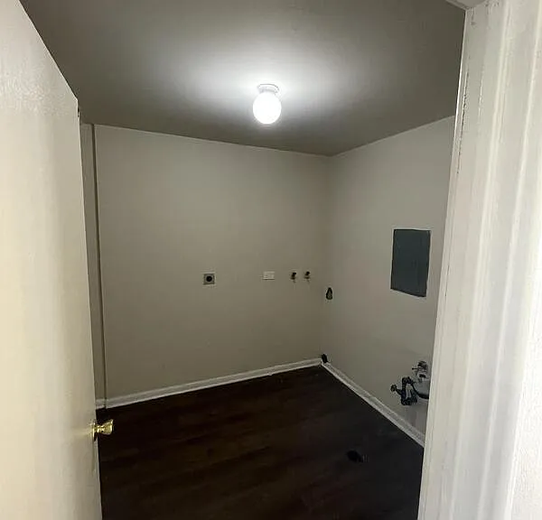 495 E End Ave — Photo 4