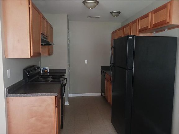 5th image of 5523 Warrington Dr #A