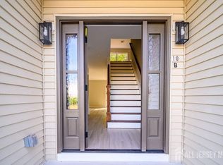 10B Delar Pkwy #B, Franklin Park, NJ 08823