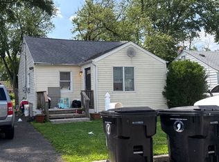 71 Bay Ave, Middletown, NJ 07748