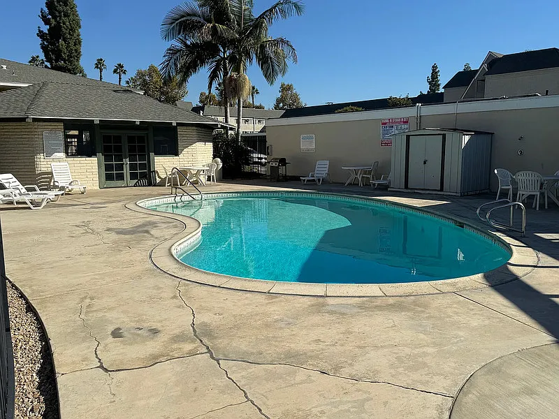 2 bed, 2.0 bath, 965 sqft, $1,999 — Photo 4