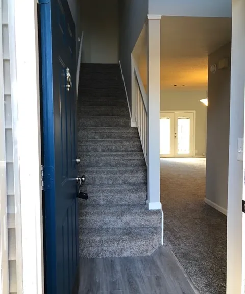340 Yorkshire Cir — Photo 2
