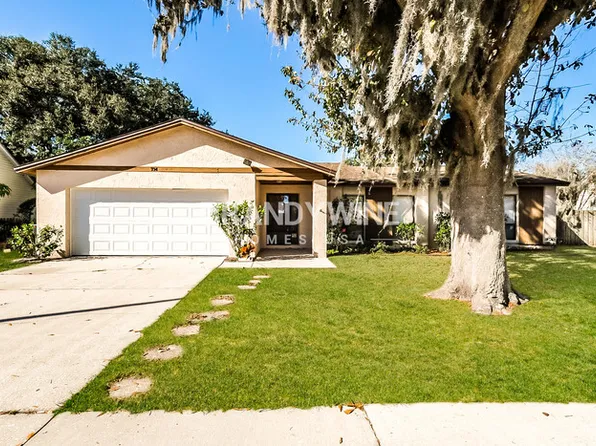 734 Sandy Creek Dr, Brandon, FL 33511