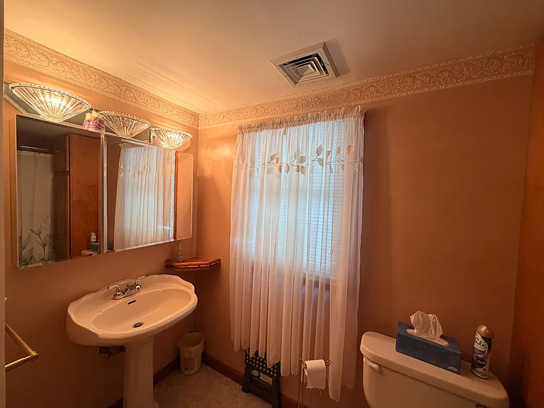 Upper Level Bathroom
