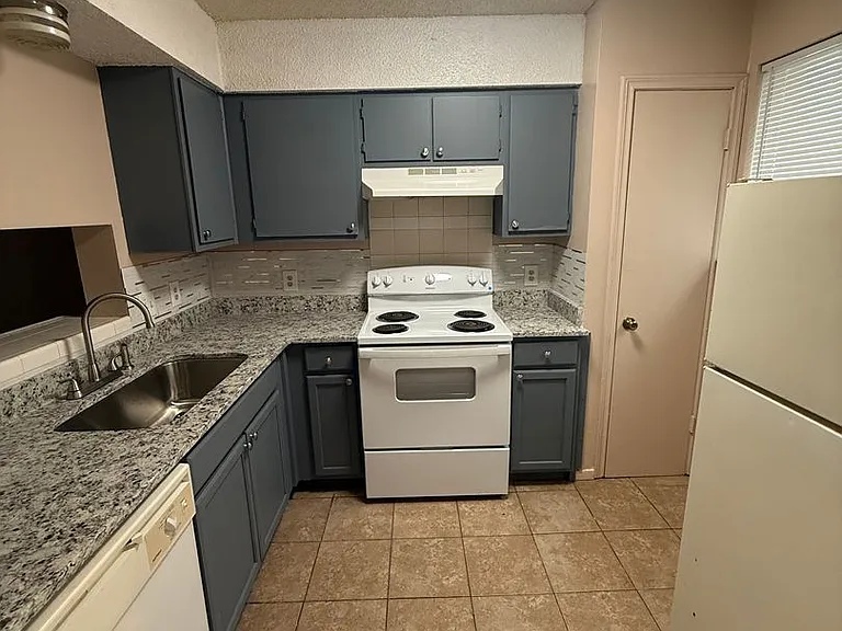8911-8783 Gsri Ave — Photo 12