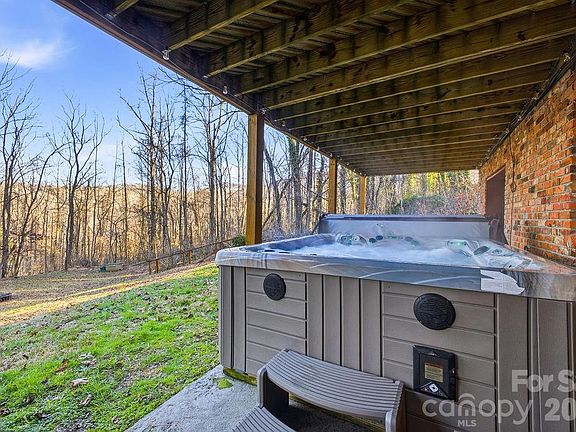 5th image of 34 Greenbriar Rd