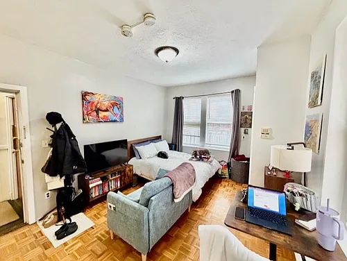 40 Anderson St Photo 1