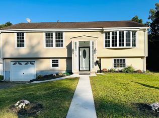 4 David Cir, Windsor, CT 06095