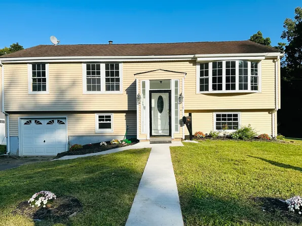 4 David Circle, Windsor, CT 06095