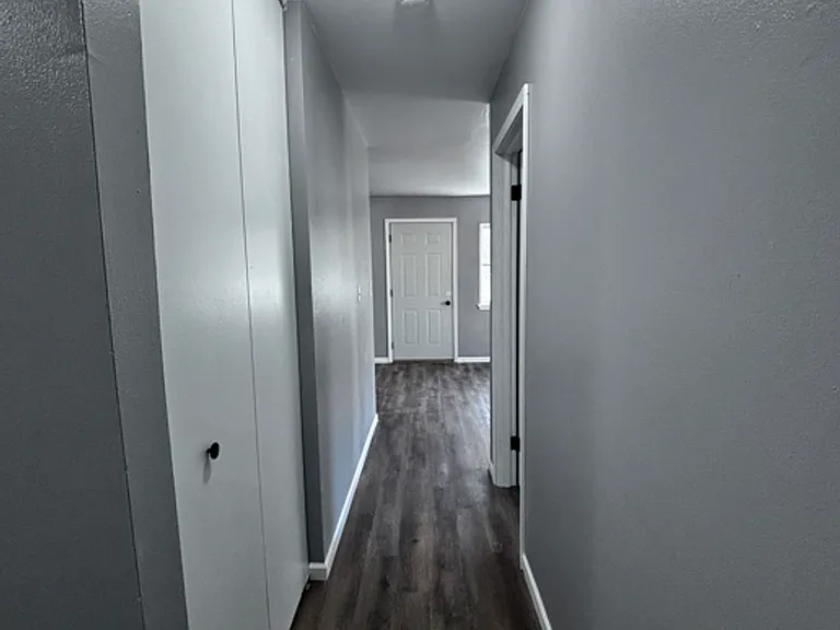 1005 S East St — Photo 16