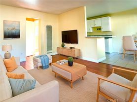 414 Mariposa Ave