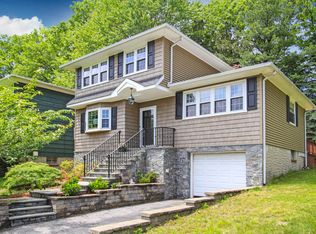 15 Garit Ln, Larchmont, NY 10538