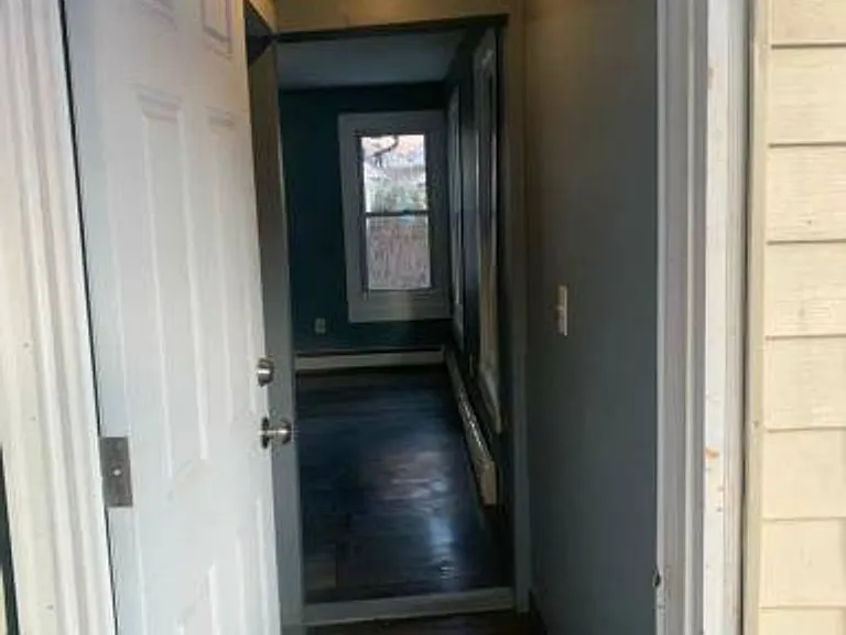421 Logan St — Photo 3