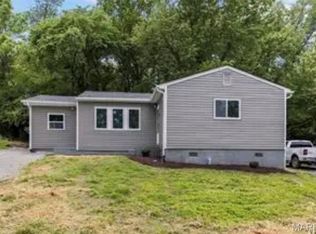 834 Young Dr, Fenton, MO 63026