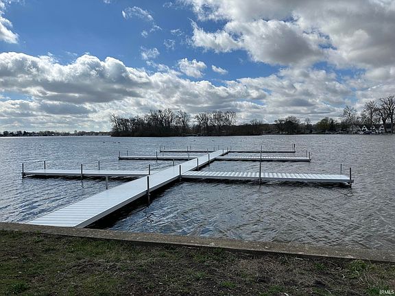 2nd image of 1612 N Shore Dr