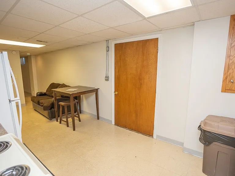 892 Missouri #100 — Photo 11