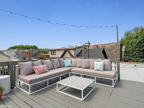 2nd image of 1001 W Altgeld St APT 8