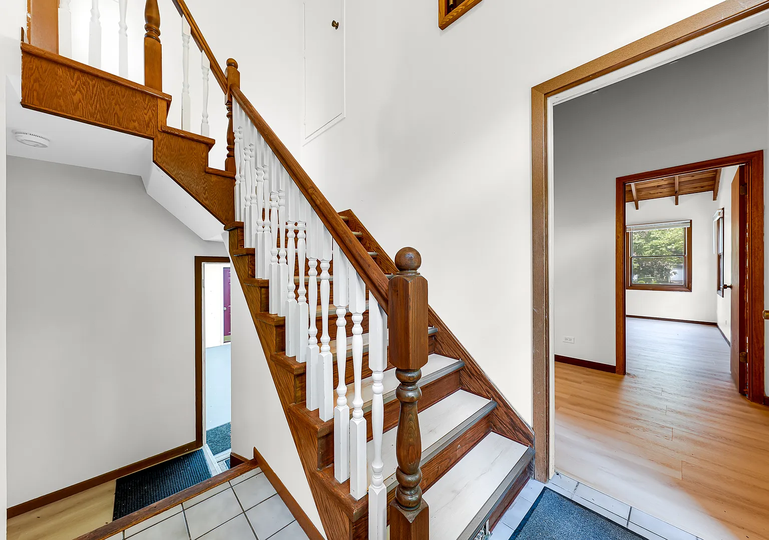 6 bed, 2572 sqft, $3,400 — Photo 2