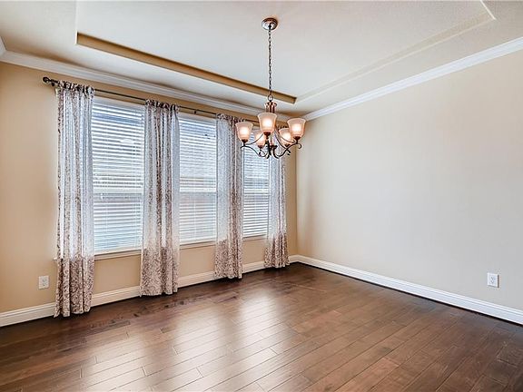 5th image of 5011 Eureka Ln