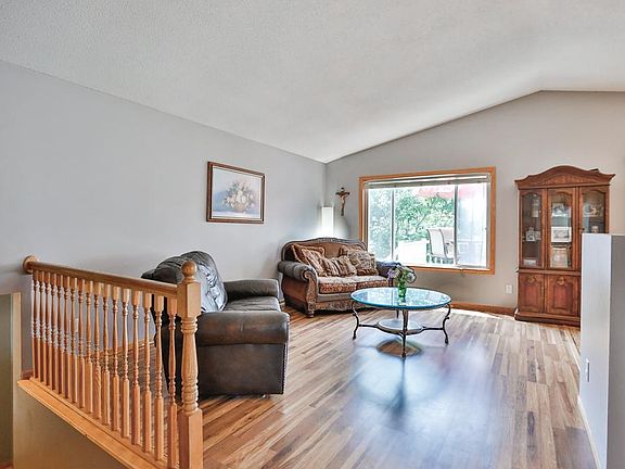 2nd image of 1015 Marigold Dr