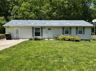137 Cottonwood Ln, Hillsville, VA 24343