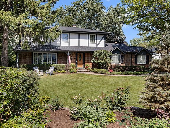 2nd image of 402 Minnaqua Dr