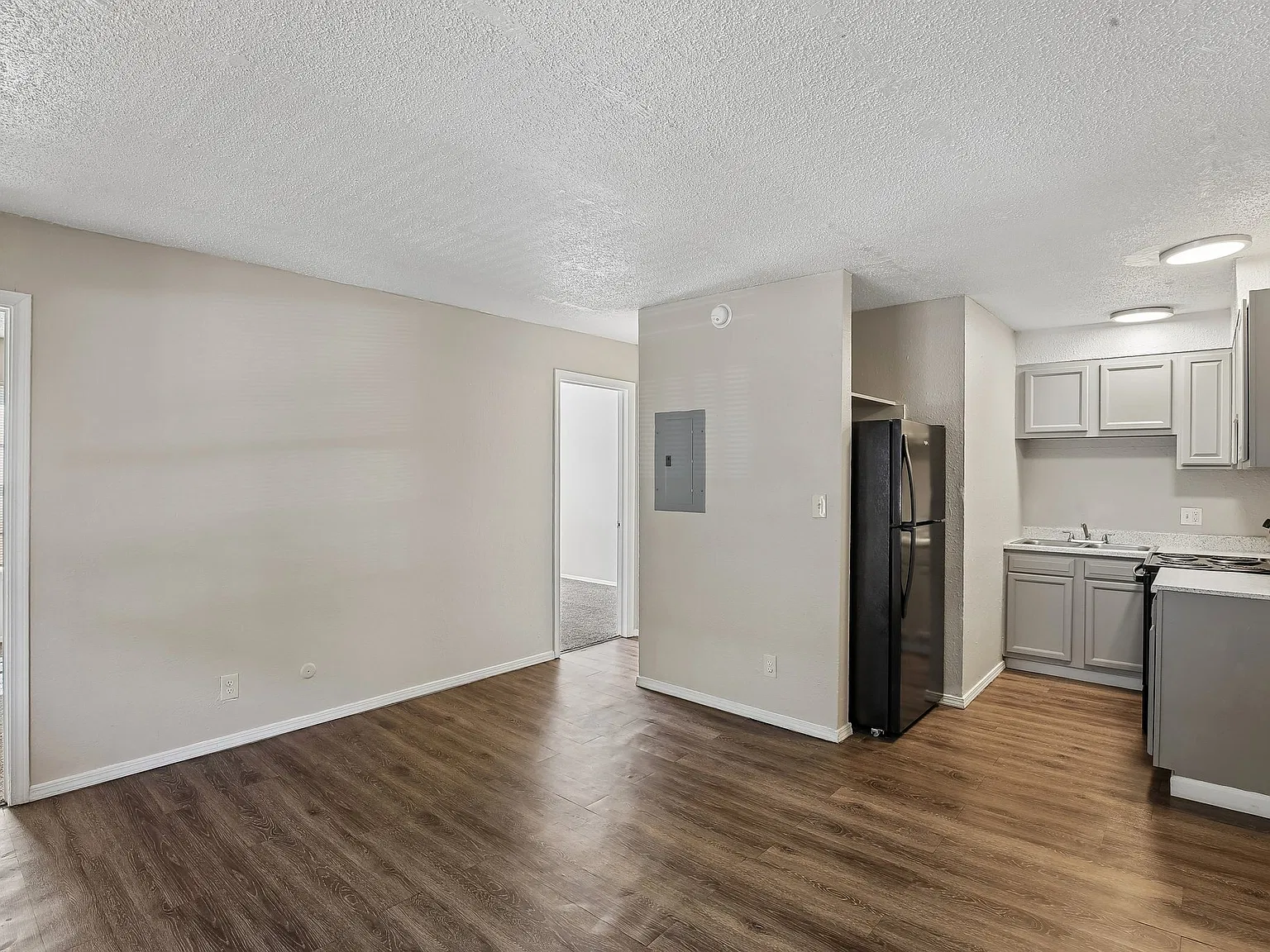 Pleasant Grove Apartments — Photo 4