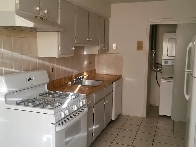 1546 Raspberry Ct — Photo 2