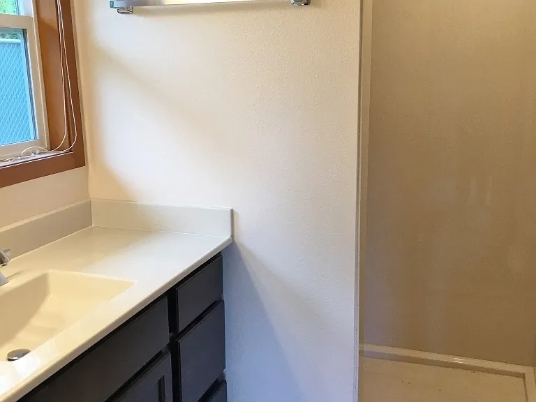 2780 Oxford St — Photo 10