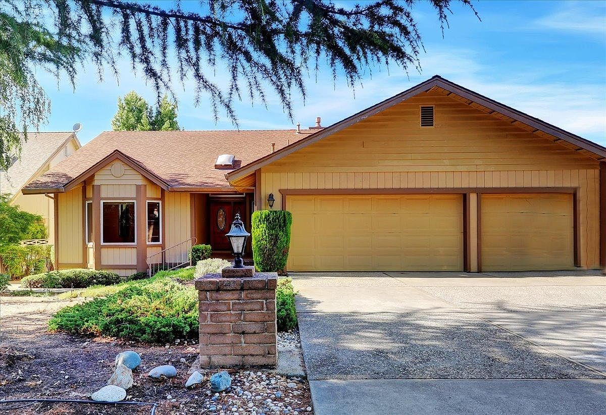 18114 Lake Forest Dr