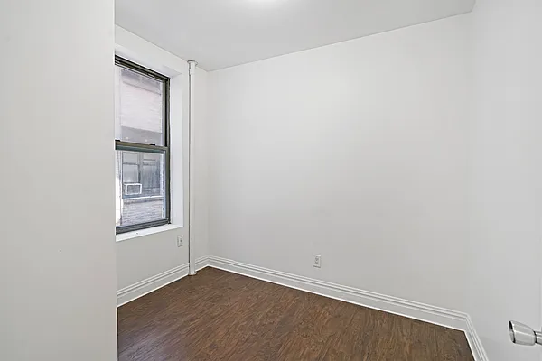 Rented by Julianna Realty Corp | media 21