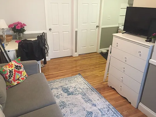 Rented by Kenneth Rosenblum, LREB | media 24