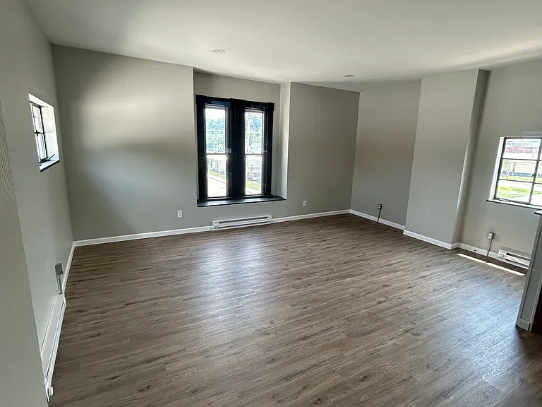 703 7th Ave #3 — Photo 3