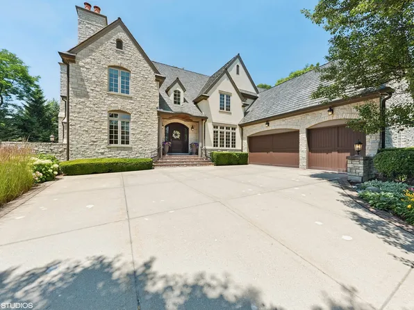 28520 N Seminole Ct, Mundelein, IL 60060