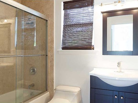 5th image of 11572 NE 13th Ave #11572