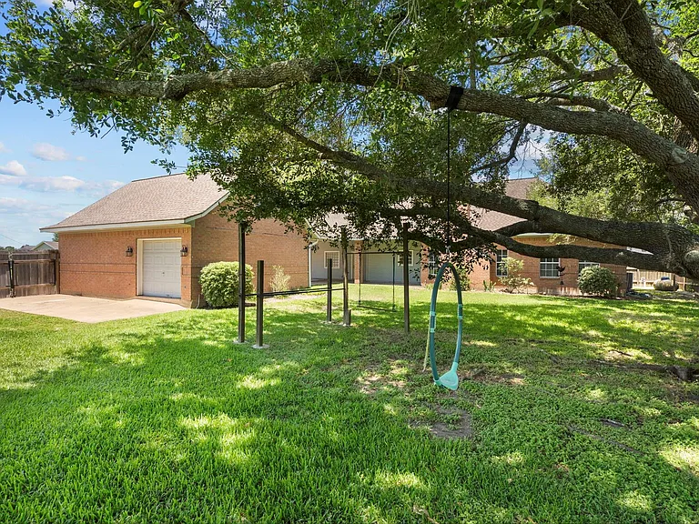 616 Westwood Cir — Photo 39