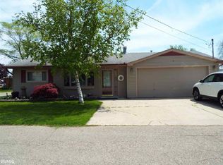 46696 Rose Ln, Chesterfield, MI 48047