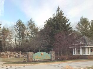 Crown Pointe Cir #2, Suamico, WI 54173