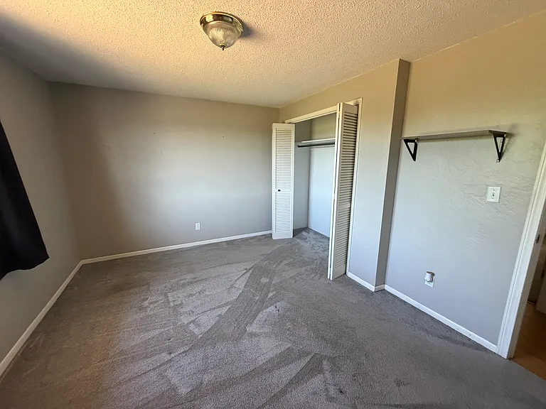 2732 Fairview Ct — Photo 17