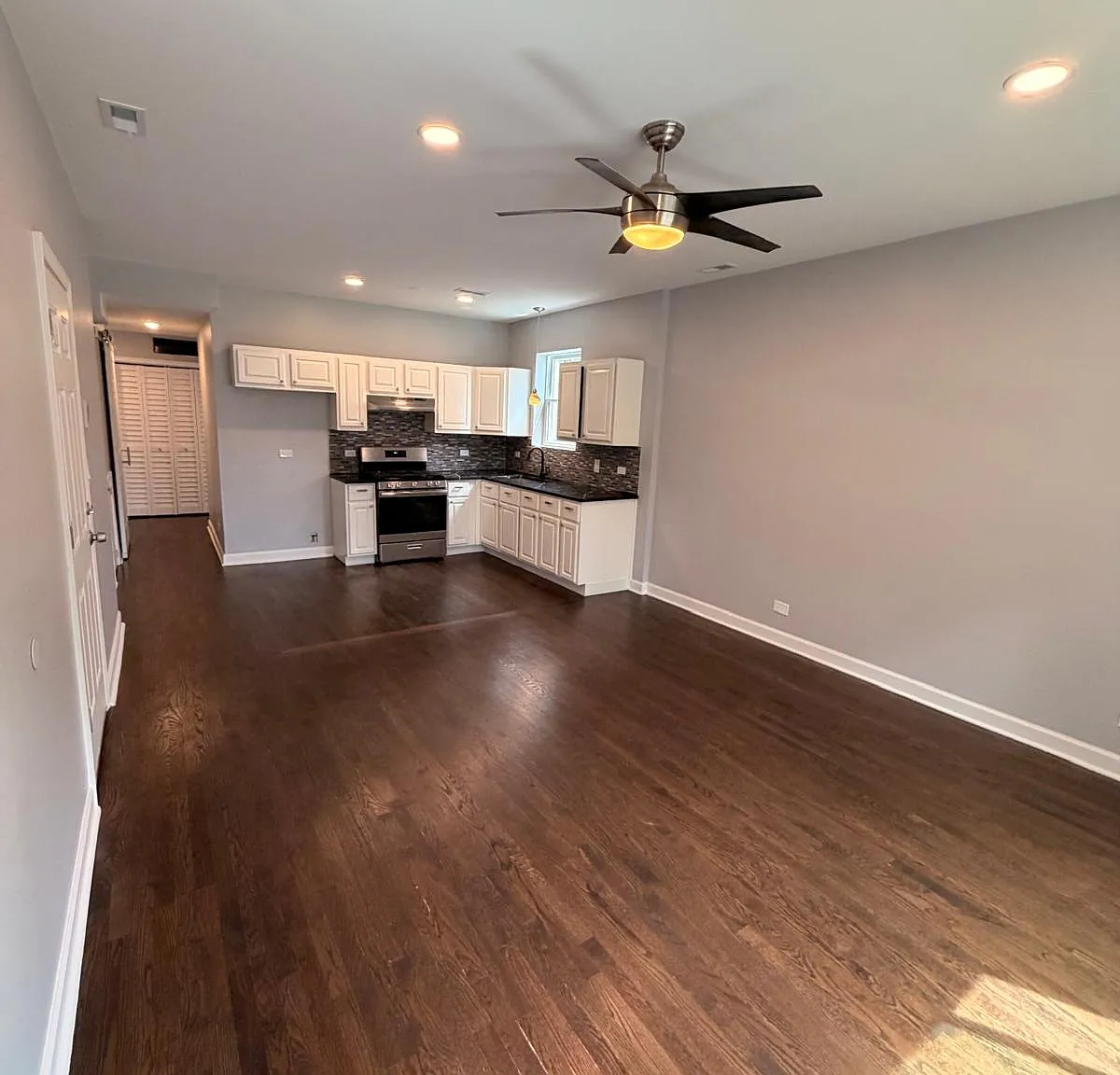 2906 West Flournoy Street - 3 — Photo 1
