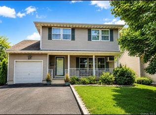 611 Peconic Ave, West Babylon, NY 11704
