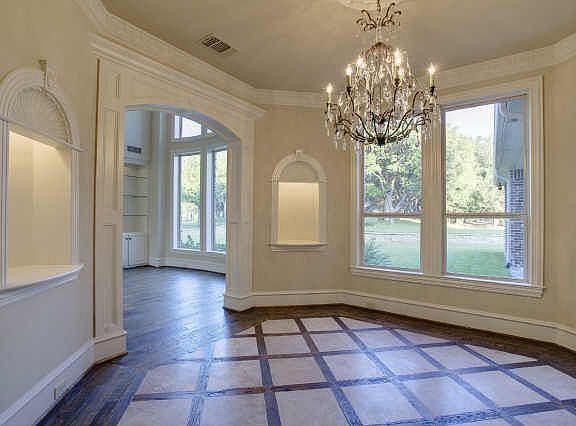 4th image of 5609 S Woodcreek Cir