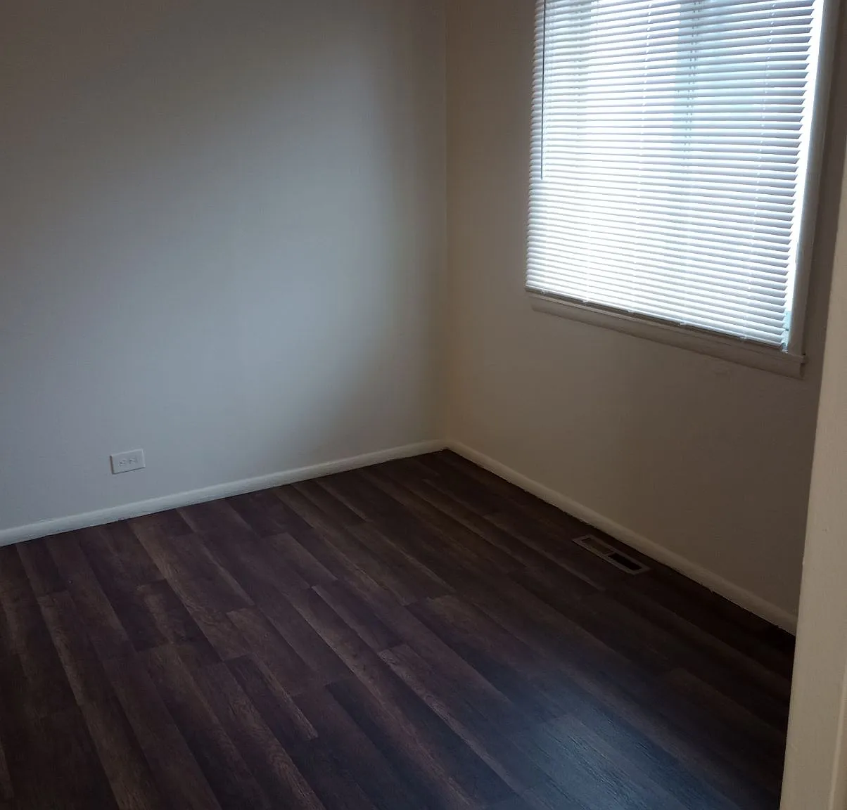 3 bed, 1250 sqft, $1,550 — Photo 4