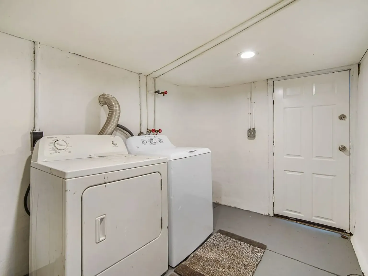 105 N New Haven Ave — Photo 4