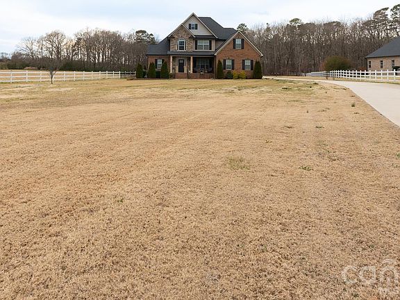 4th image of 3605 Crow Rd