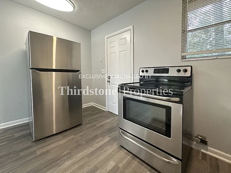 1160 Comanche St #4 — Photo 6